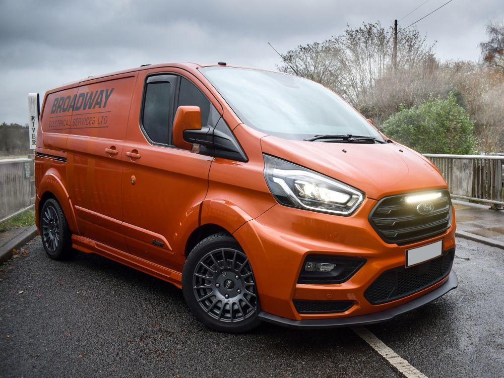 LINEAR-18 ELITE WITH POSITION LIGHT - Adrian Stratford Motorsport